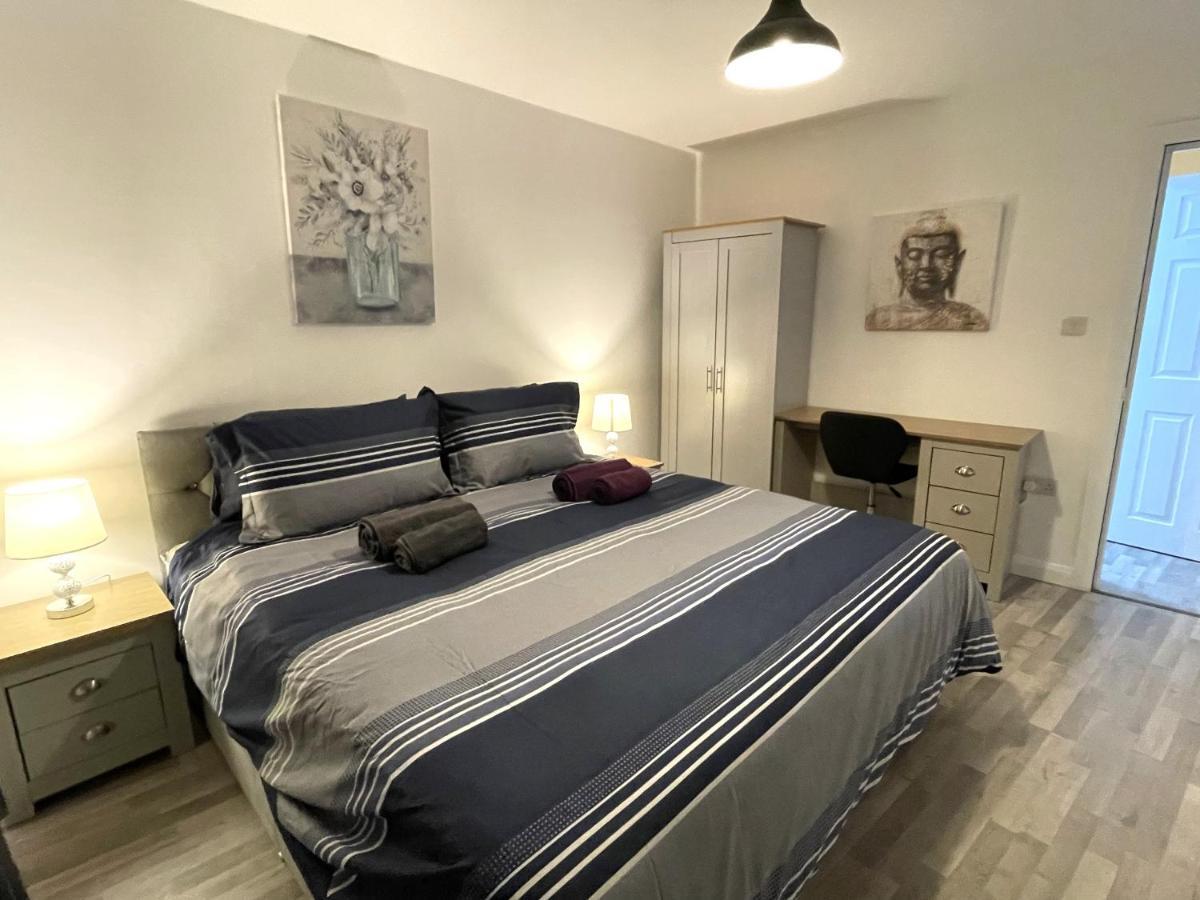 Supreme - 1 Bedroom Apart Sleeps 4 Short/Long Stay Джиллингем Экстерьер фото